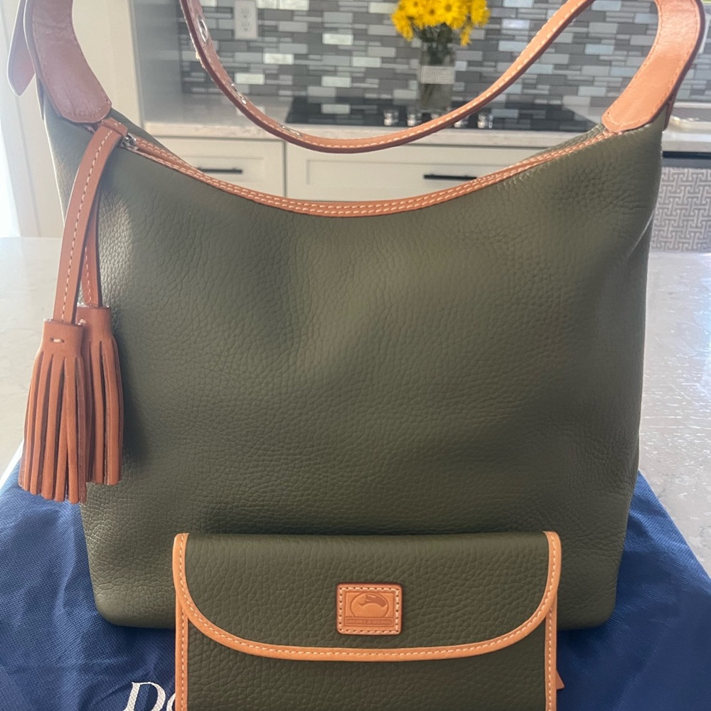 Gorgeous set of bag.
